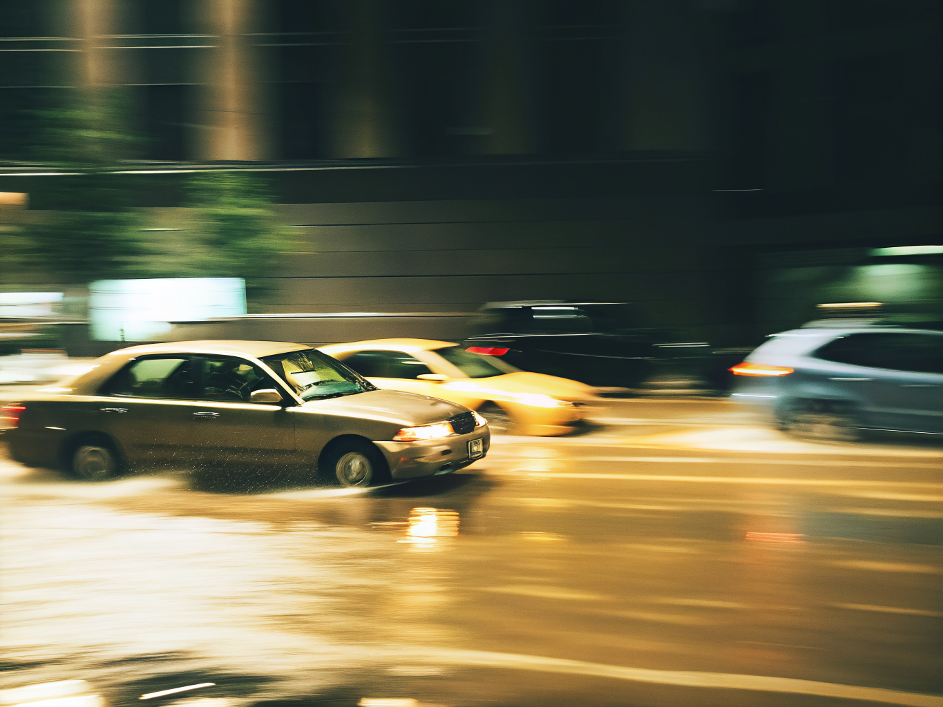 Water at Court Sq Knocks E Off Its Queens Route; N Runs in Two Sections; Streets Gridlock